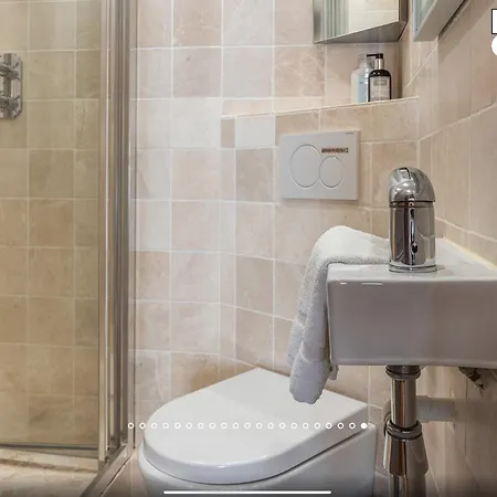 Brouilly 17 Avenue De La Bourdonnais 4 Eme Apartment