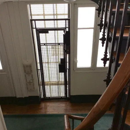 Appartement Brouilly Mobility Lease 17 Avenue De La Bourdonnais 4 Eme Parijs