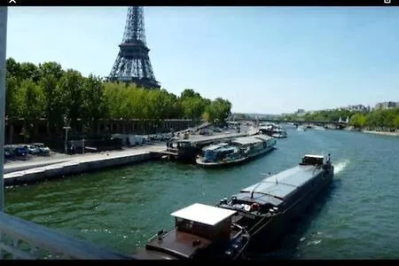Appartement Brouilly Mobility Lease 17 Avenue De La Bourdonnais 4 Eme