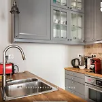 Apartment Brouilly Mobility Lease 17 Avenue De La Bourdonnais 4 Eme *