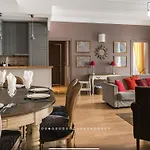 Apartment Brouilly Mobility Lease 17 Avenue De La Bourdonnais 4 Eme Paris