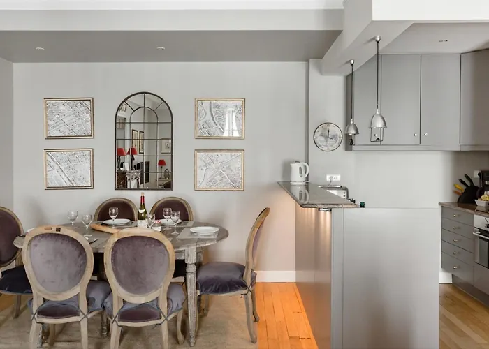 Brouilly 17 Avenue De La Bourdonnais 4 Eme *