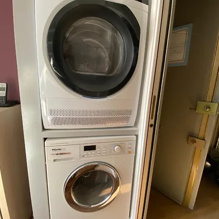 Brouilly 17 Avenue De La Bourdonnais 4 Eme *