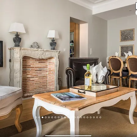 Brouilly 17 Avenue De La Bourdonnais 4 Eme * Paris